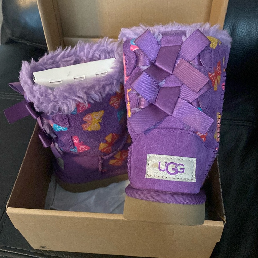 UGGS Bailey Bow butterfly print